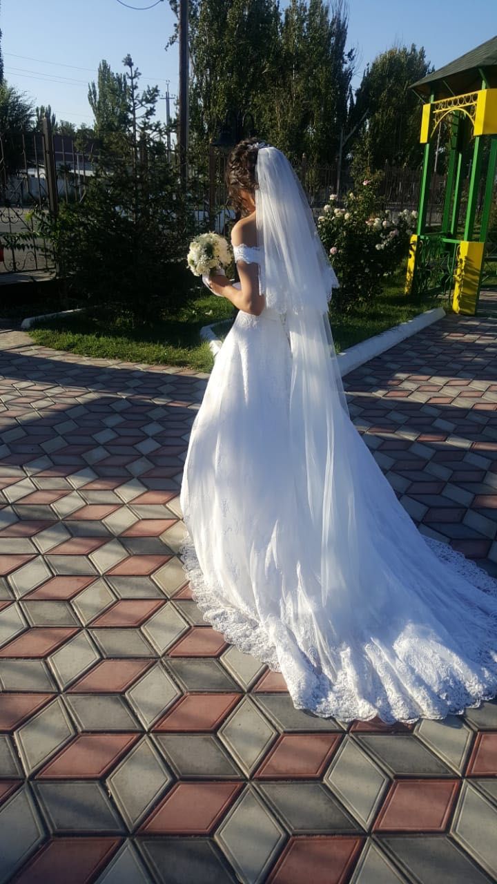Свадебное платье