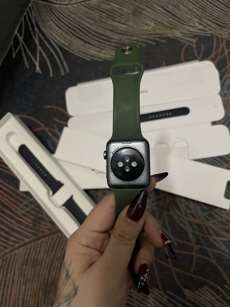 Продам Apple Watch 3 42 мм