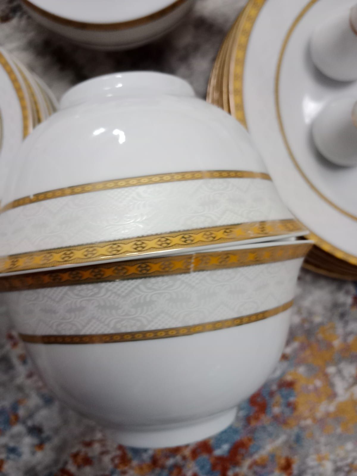 Продам сервиз Столовый. Новый.костянной форфор