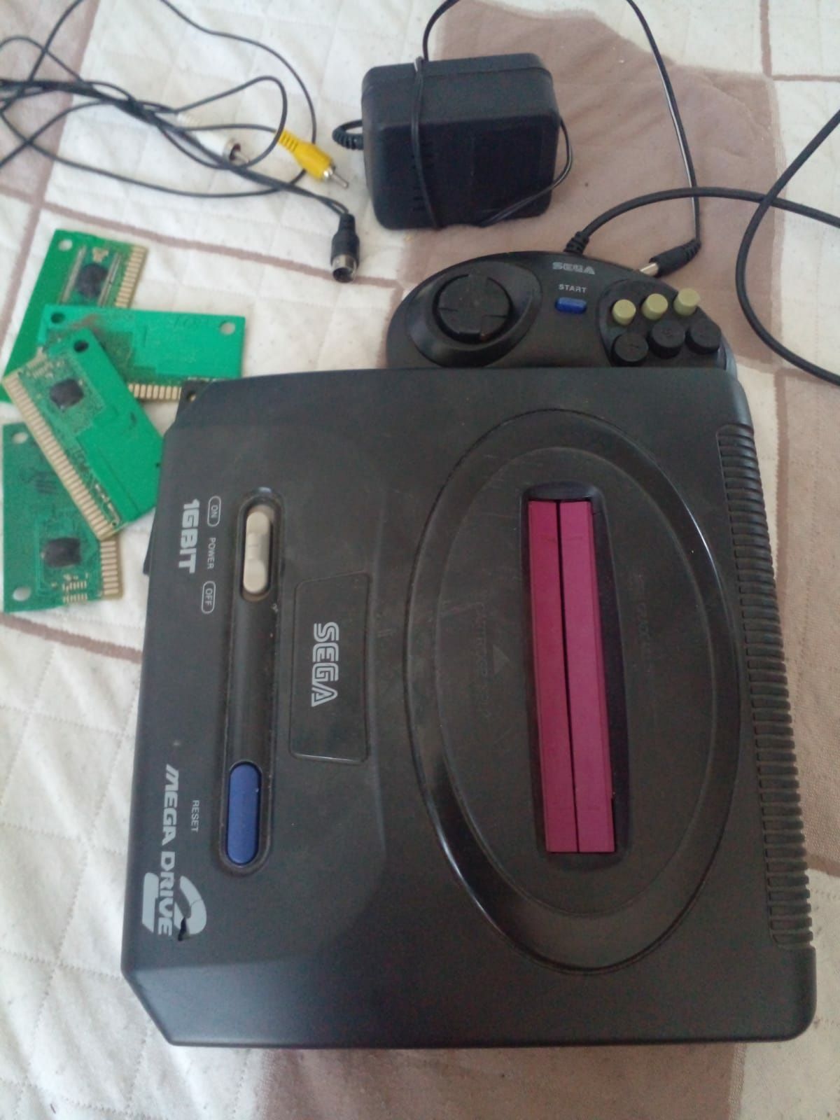 Продам приставку SEGA MEGA DRIVE2