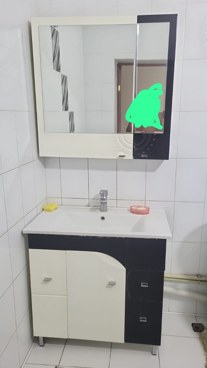 Продам прихожку б/у, умывальник