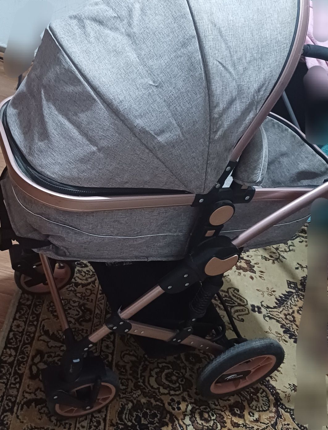 Продать детскую колсяку .