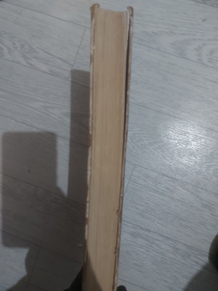 Советская книга. Курс минерологии.