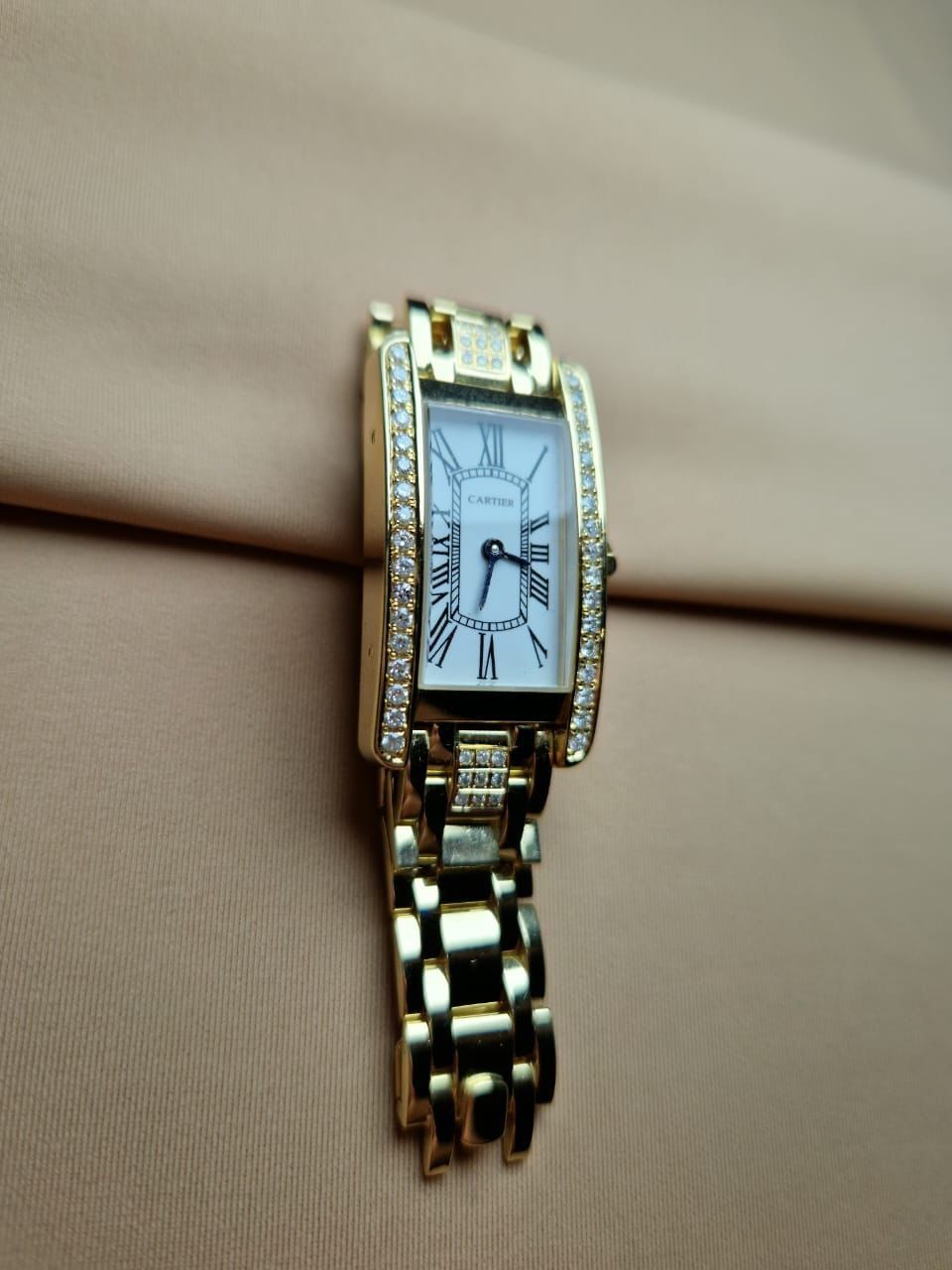 Золотые часы CARTIER