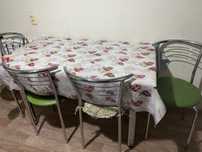 Продам кухонный стол и стулья