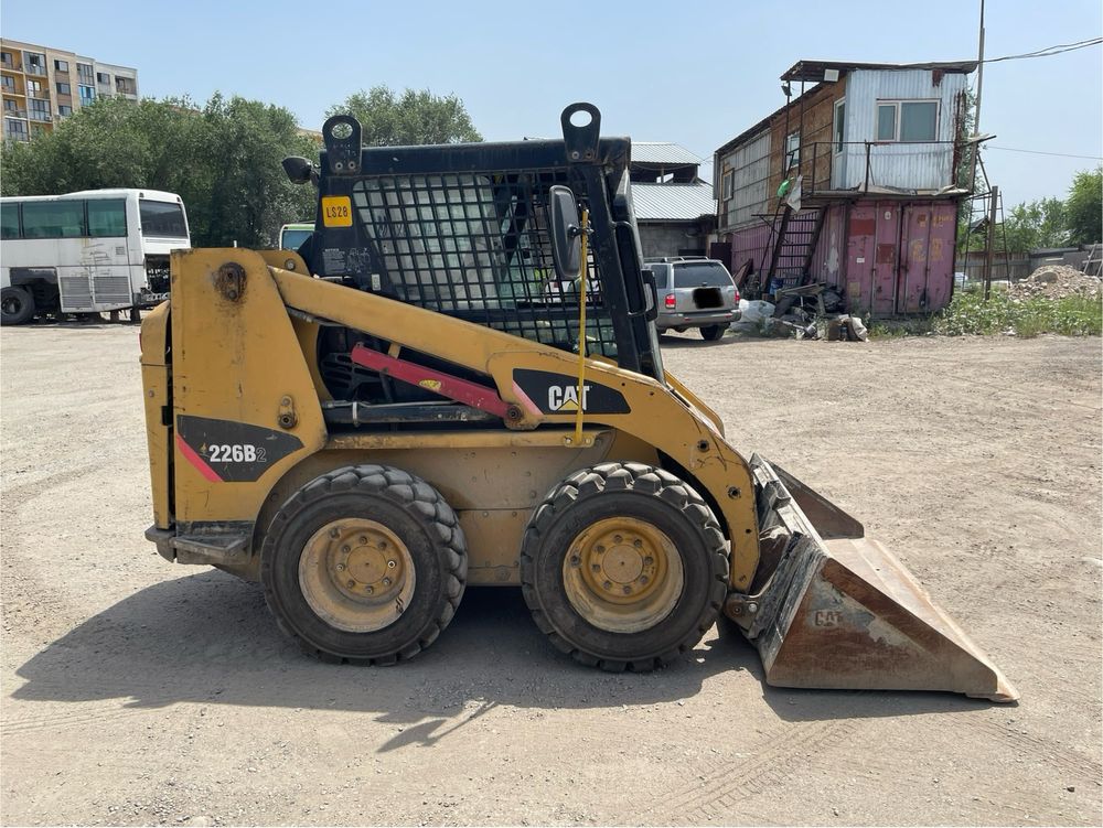 Мини погрузчик Caterpillar Cat 226b-2