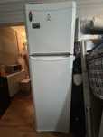 Продатеся холодильник Indesit