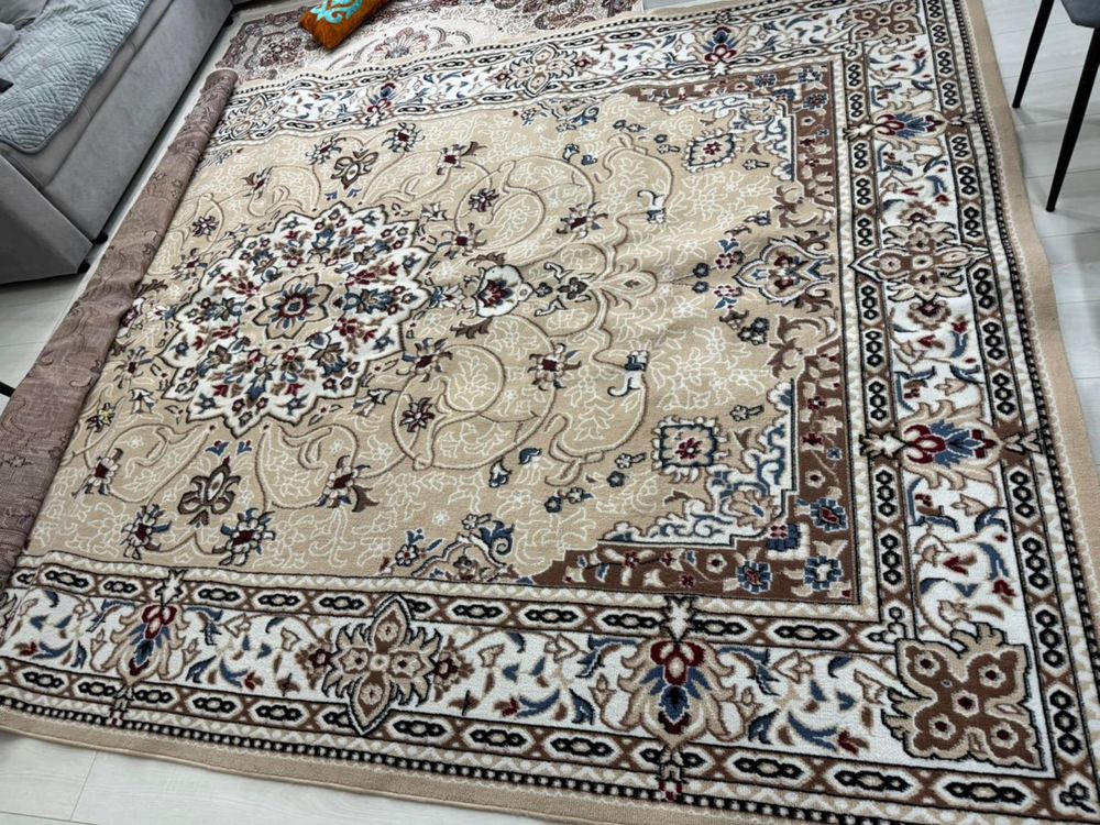 Продам Ковер  250х400 см.