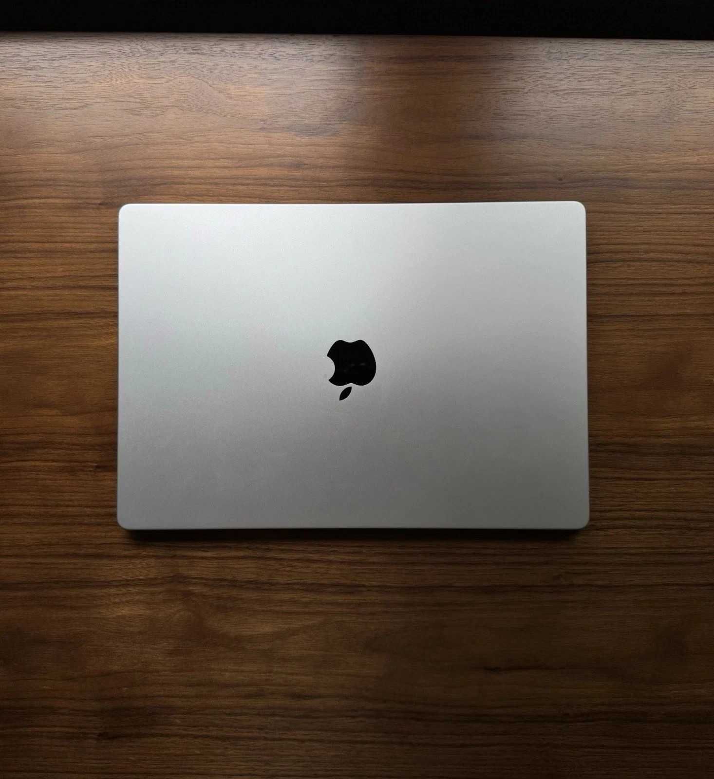 ноутбук Macbook pro 16 m4