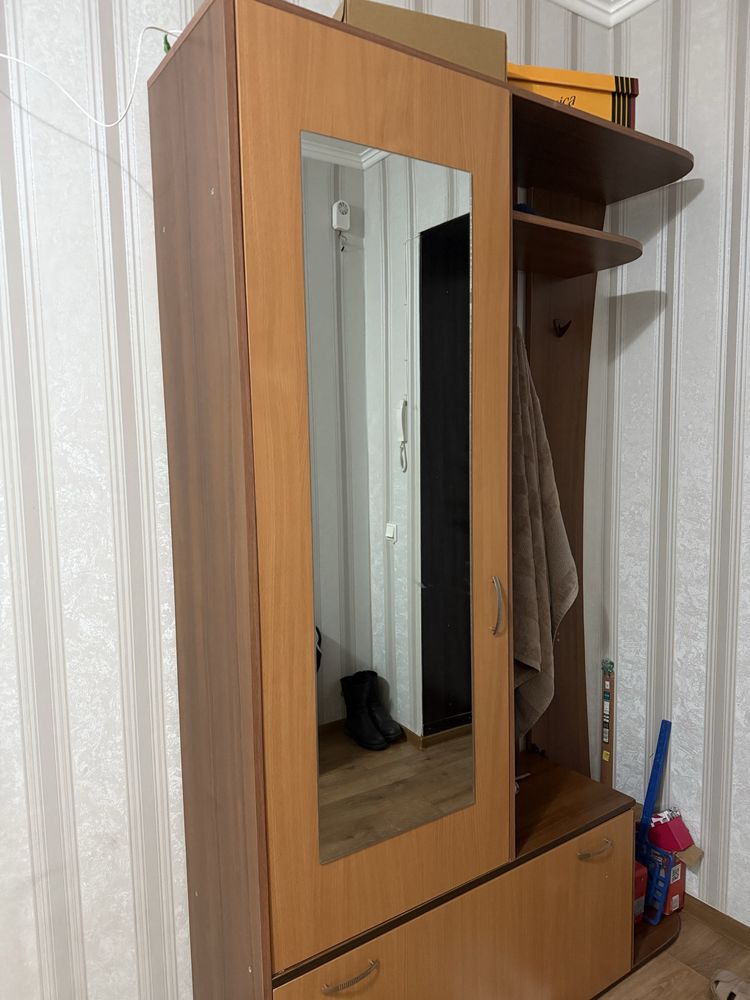 Продаётся прихожая