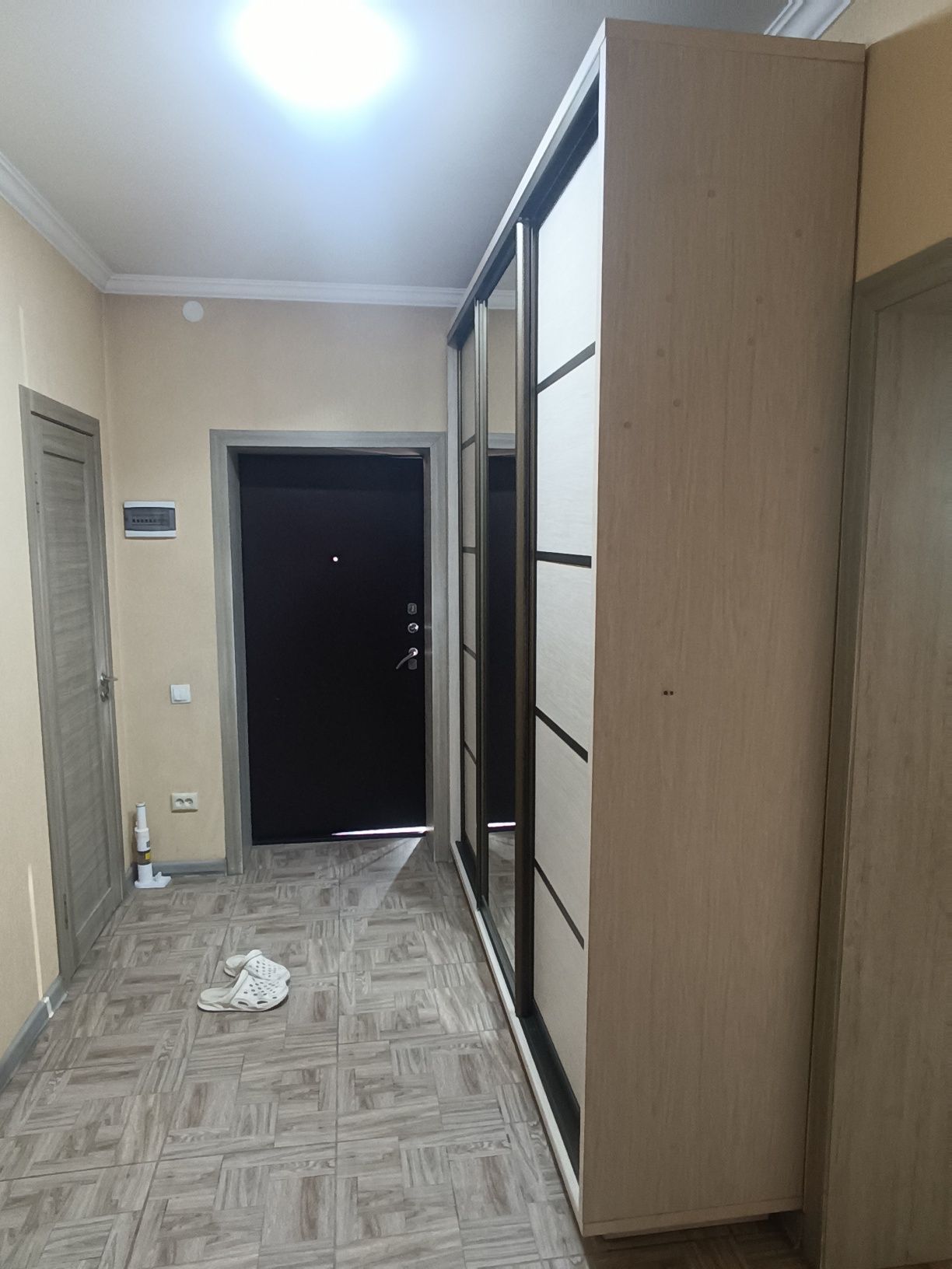 Шкаф прихожей продаётся