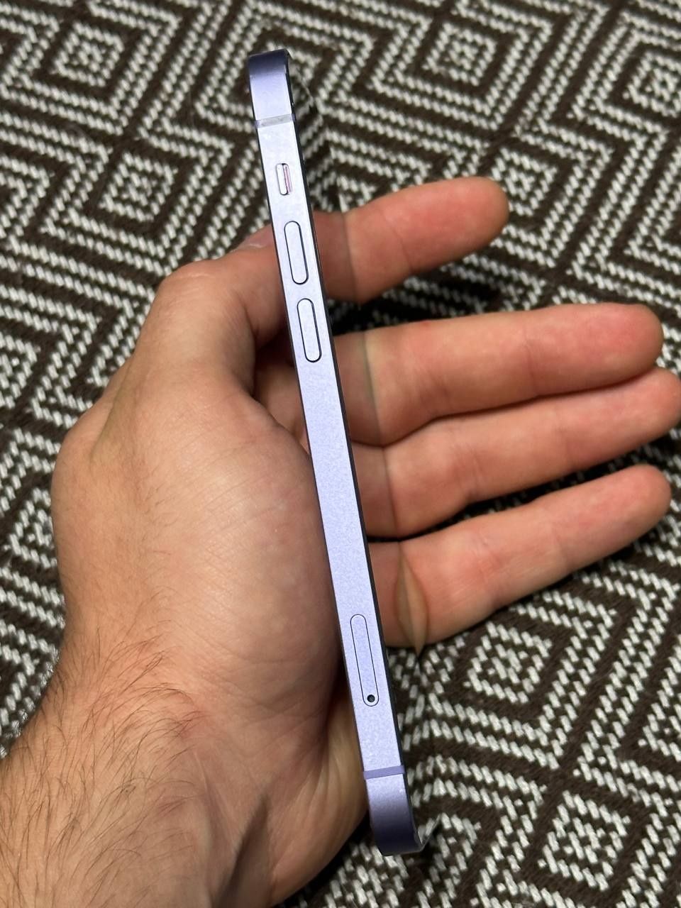 Продам iPhone 12 и Apple Watch 3 nike