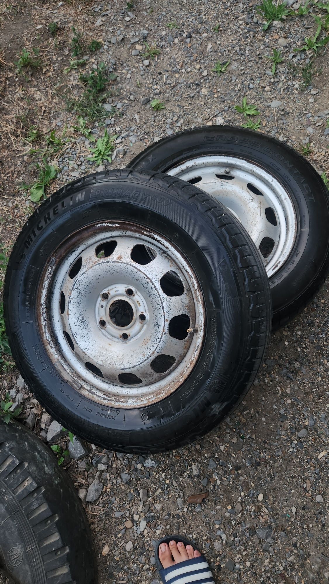 Продам шины с дисками 16R