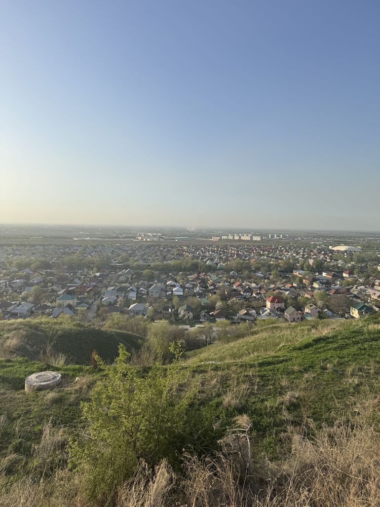 Участок с видом на город