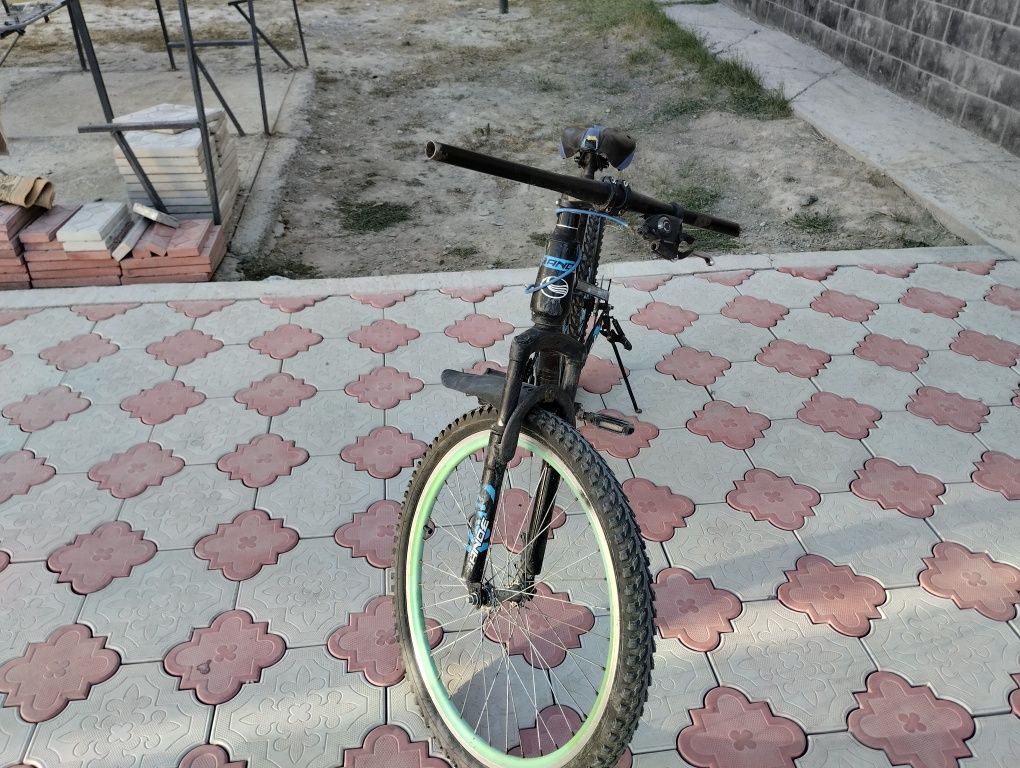 Продается велик срочно