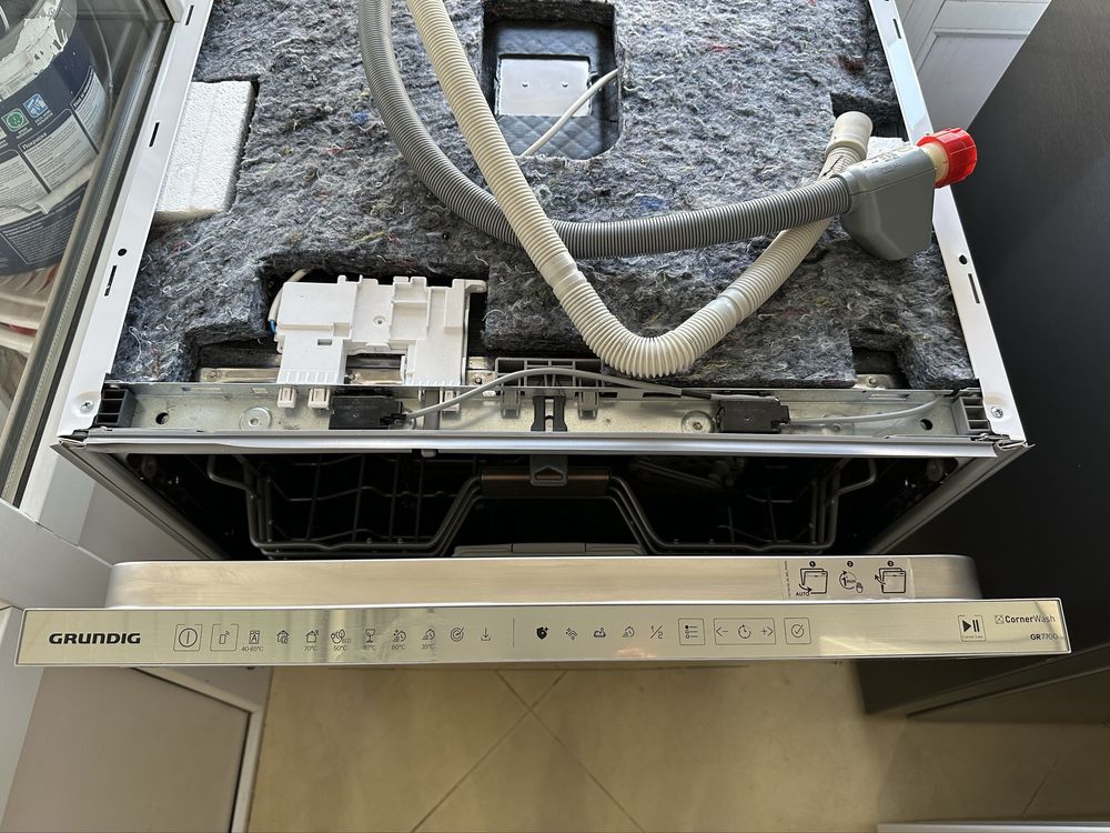 Встраиваемая посудомоечная машина Grundig GNVP4551PW, 10062/A10