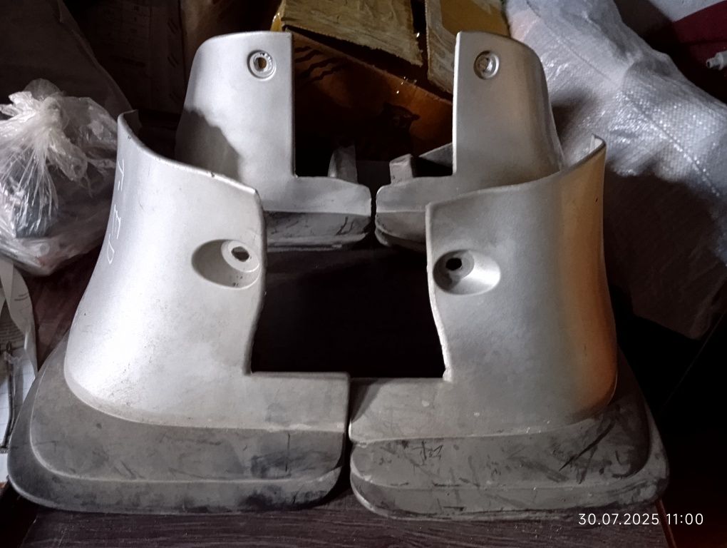 Комплект брызговиков toyota exiv ed