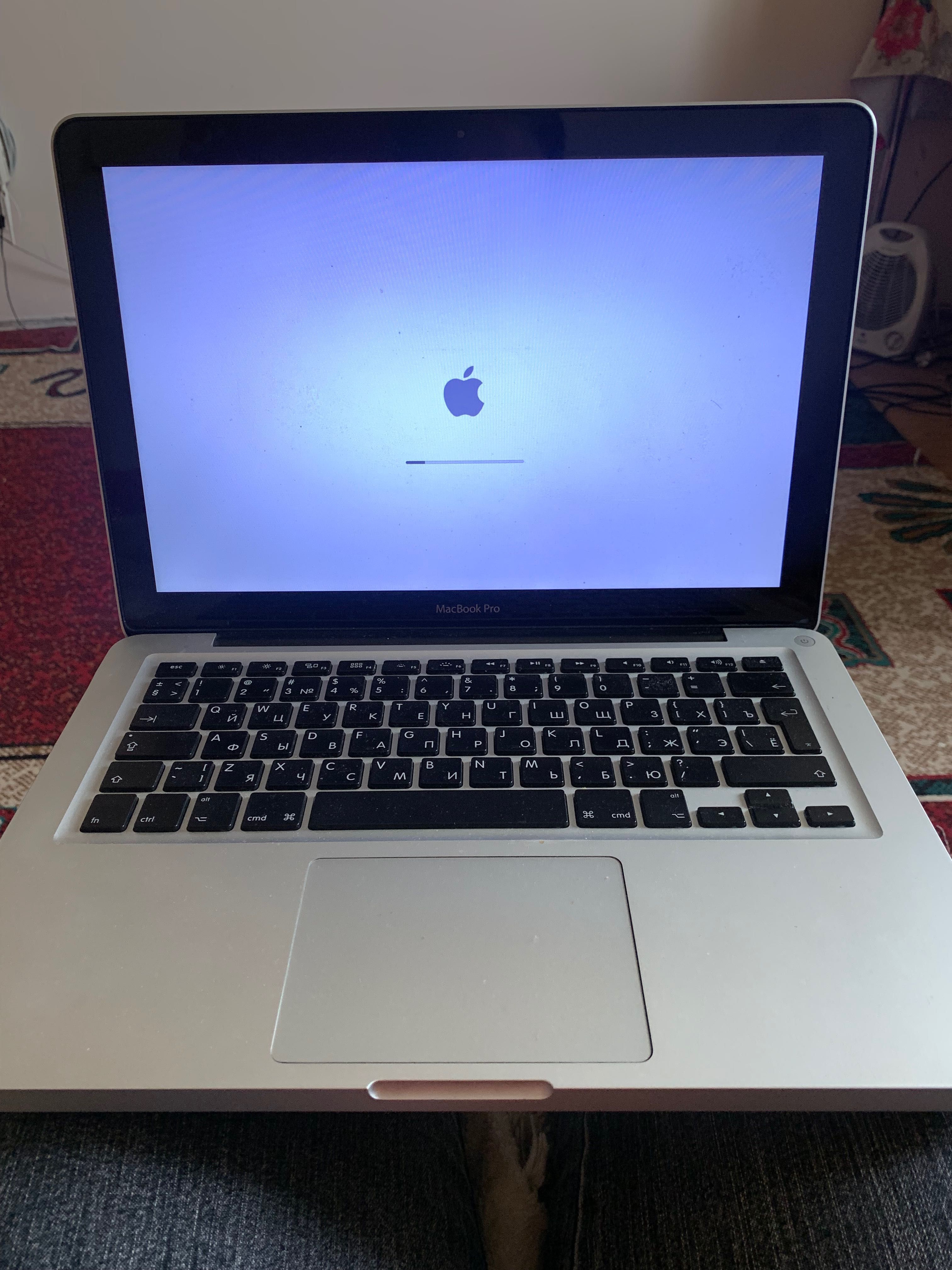 MacBook Pro ноутбук 2012 год