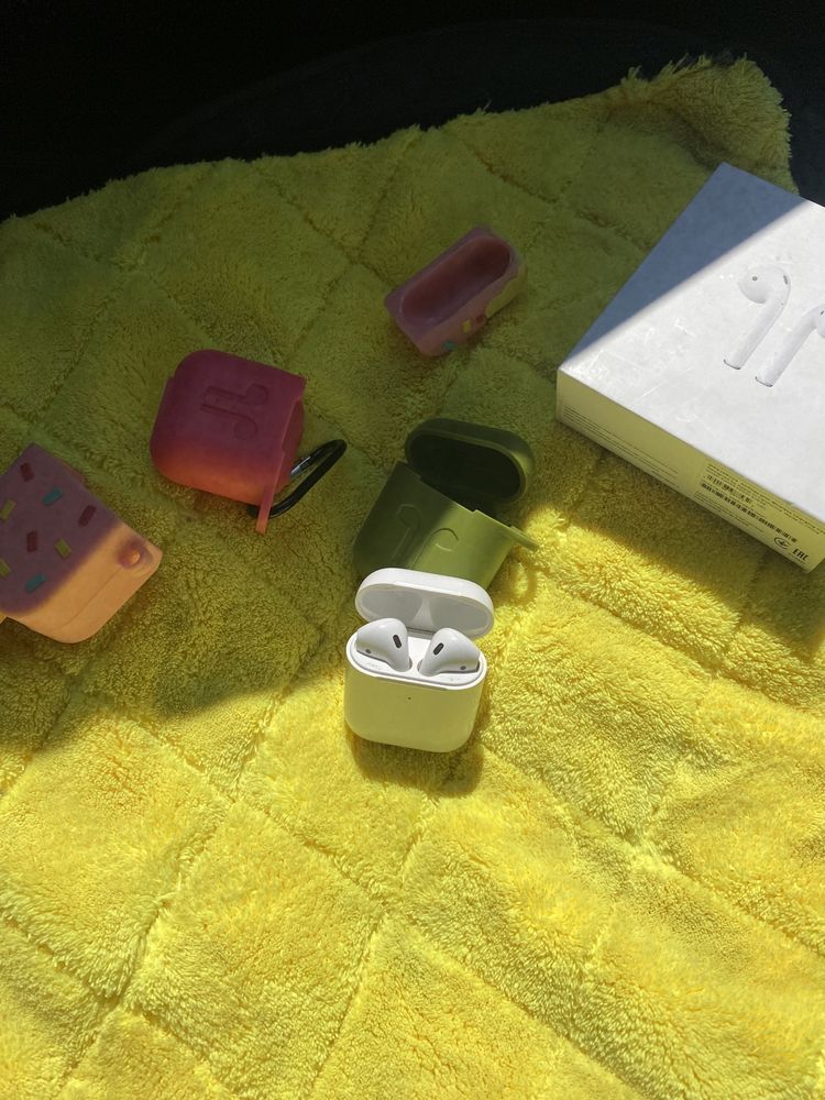 Наушники AirPods