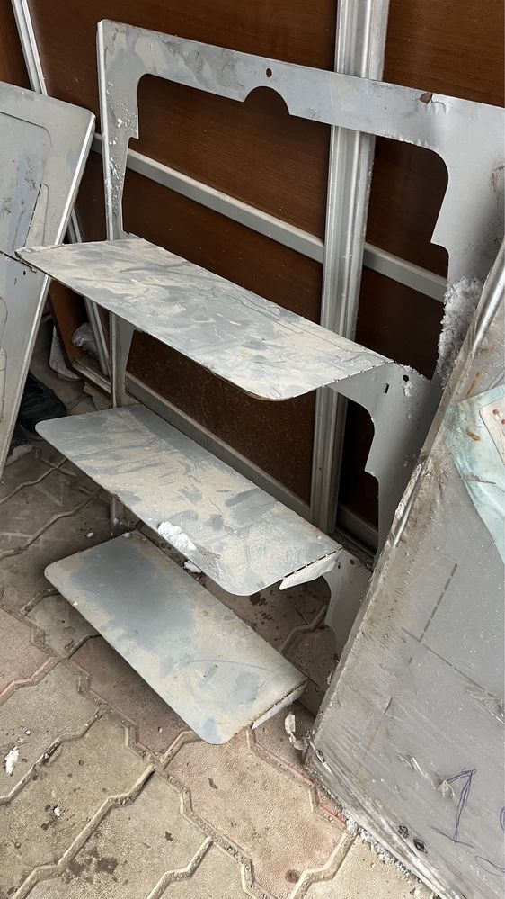 Продам полки металлически