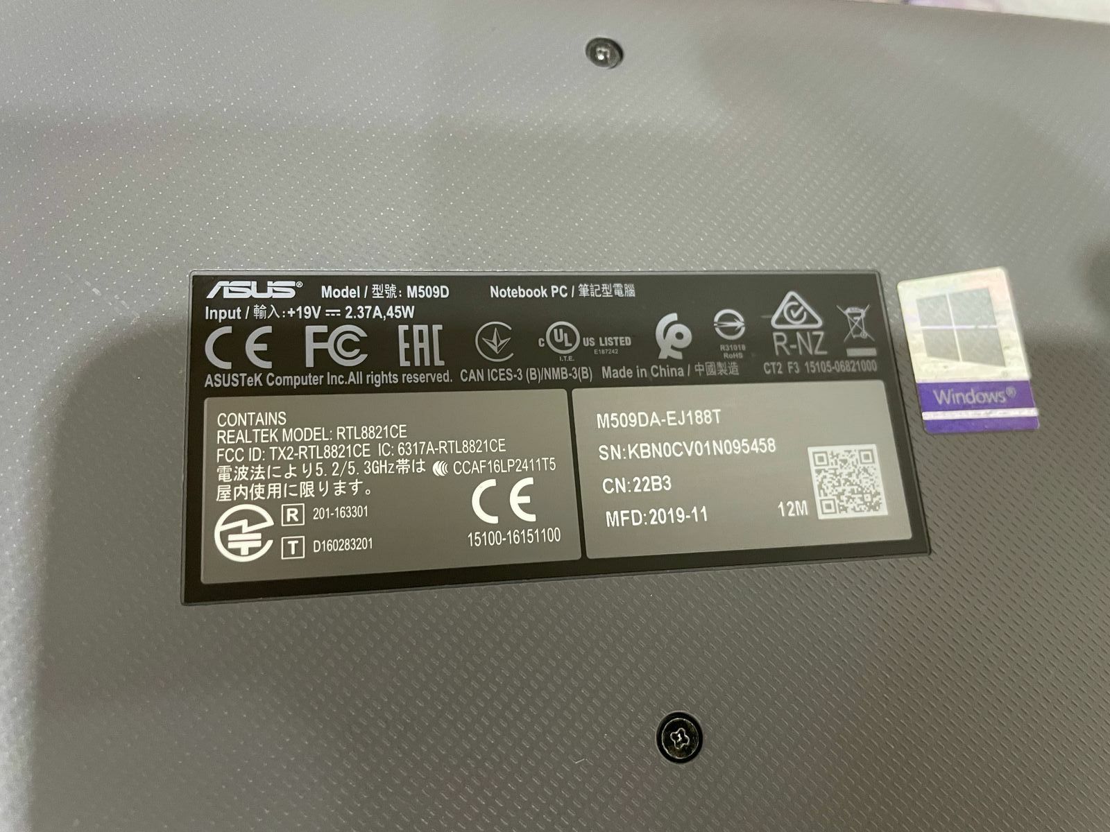 Продам современный ноутбук Asus Ryzen 3 сумка мышка