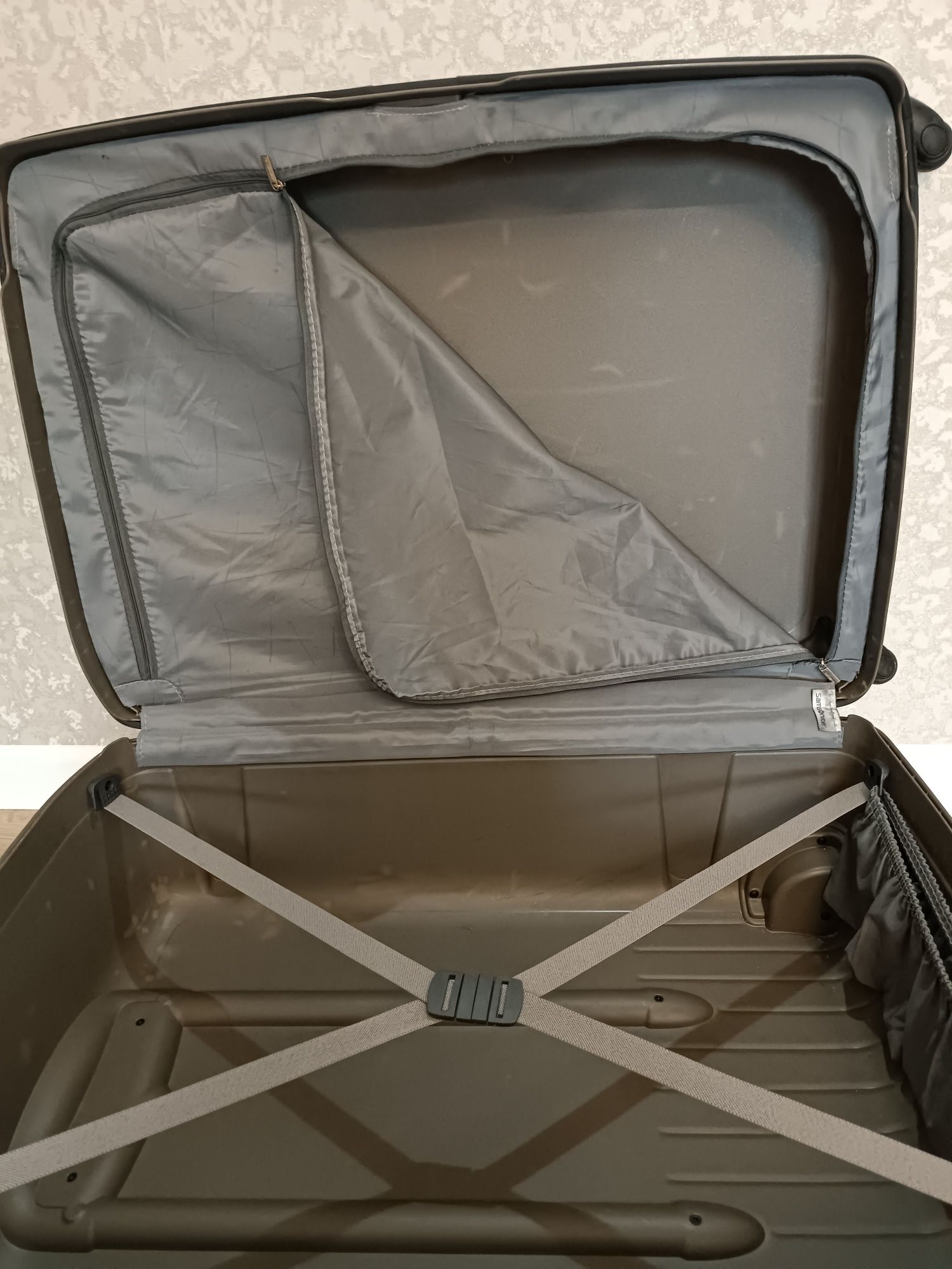 Продам чемодан Samsonite 111 литров