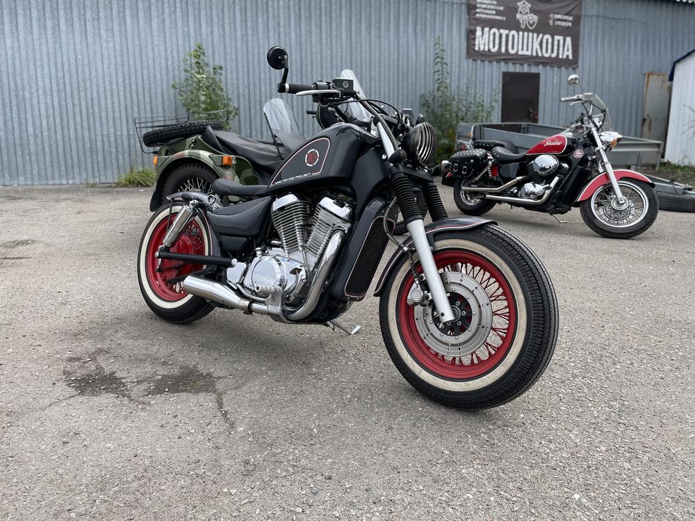 Suzuki intruder VS400