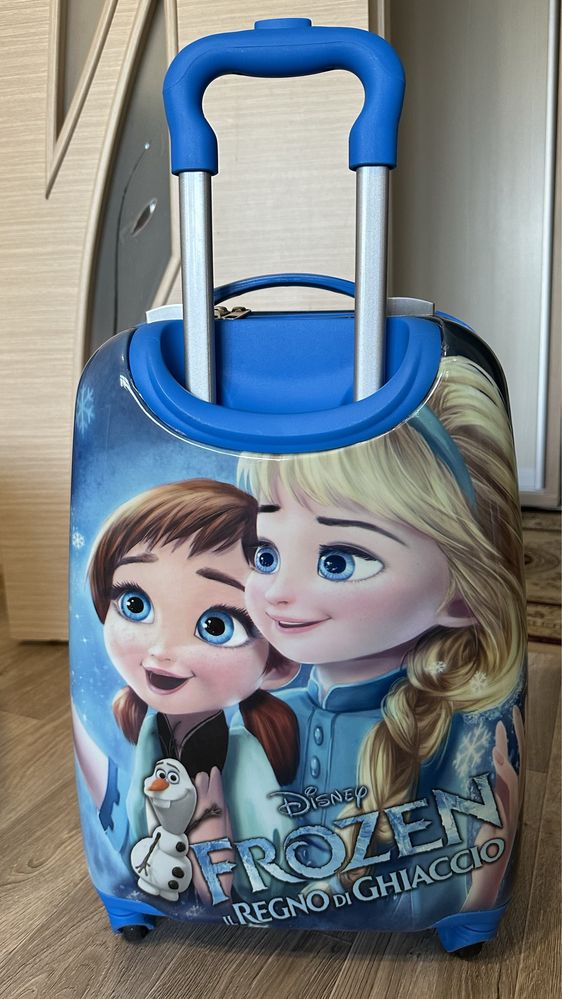 Чемодан детский 12000