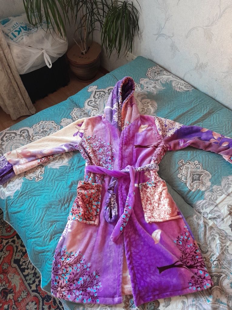 Продам халат для девочки