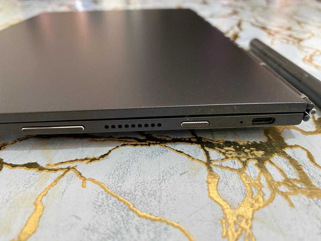 Ноутбук LENOVO 2+1 с двумя сенсорными экранами C930