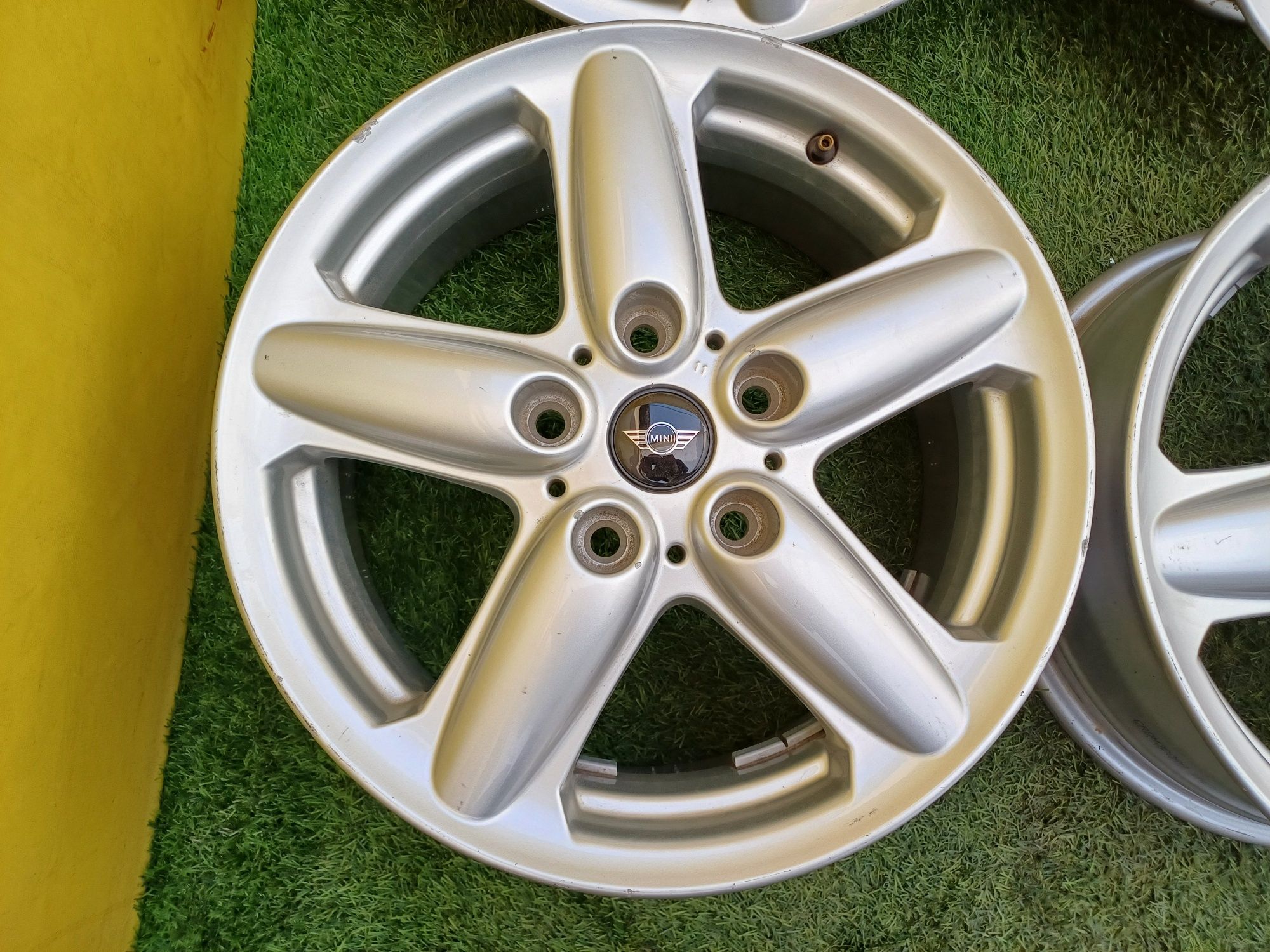 Диски R16 5×120 на MINI Cooper.