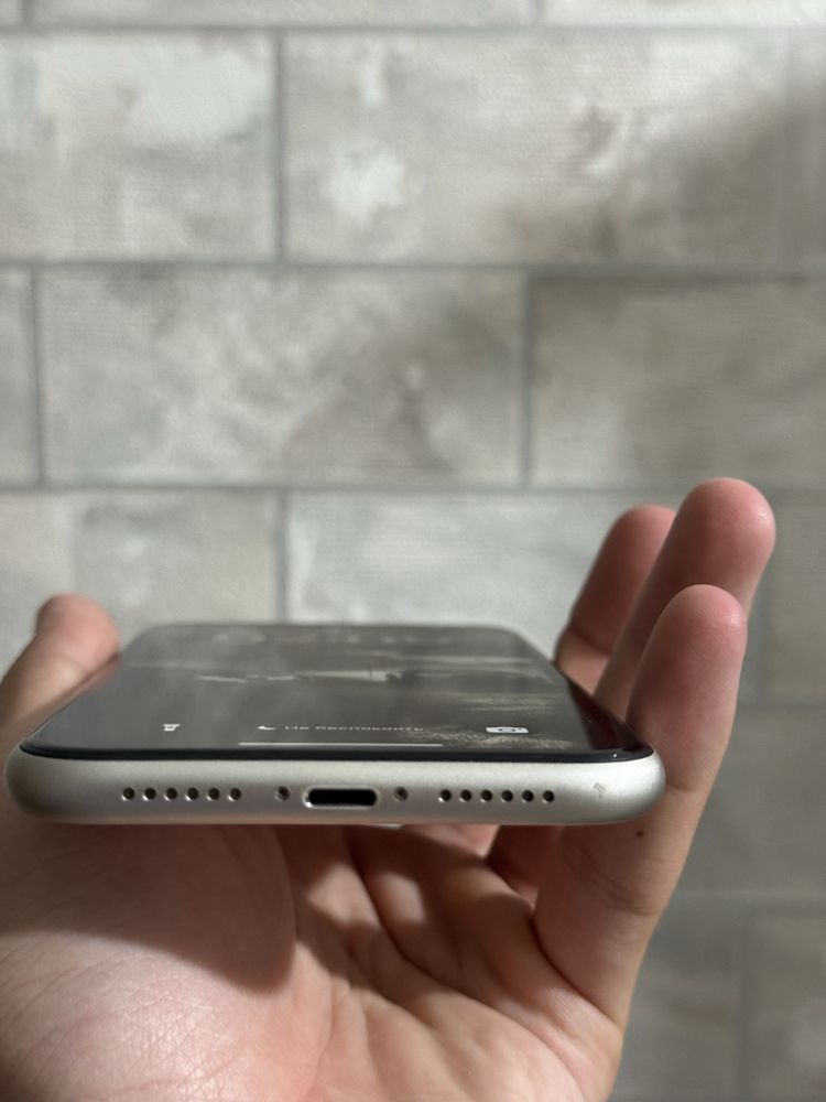 Продам 11 айфон срочно
