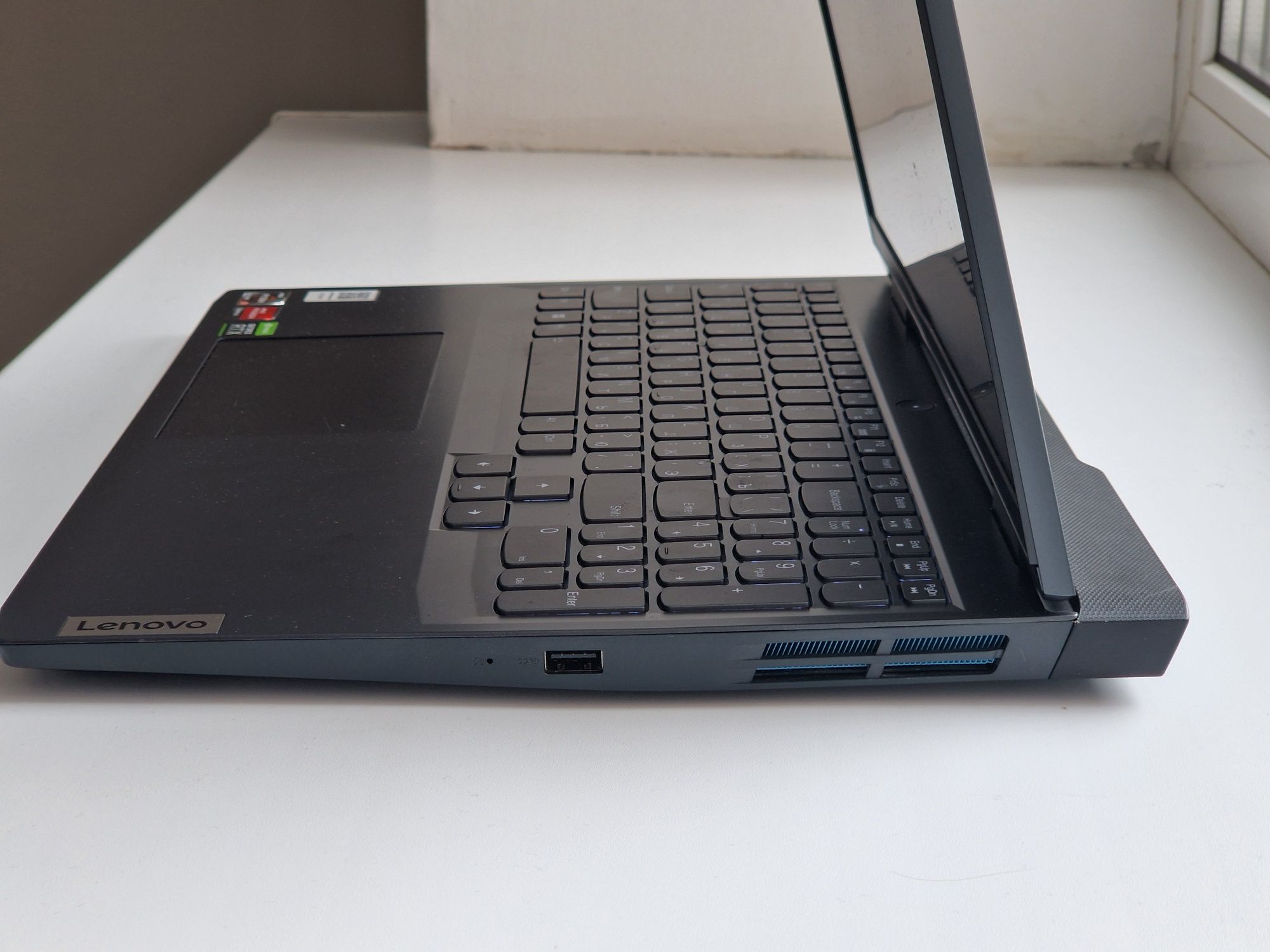 Продам Ноутбук Lenovo Gaming 3 16" / 8 Гб / SSD 512 Гб