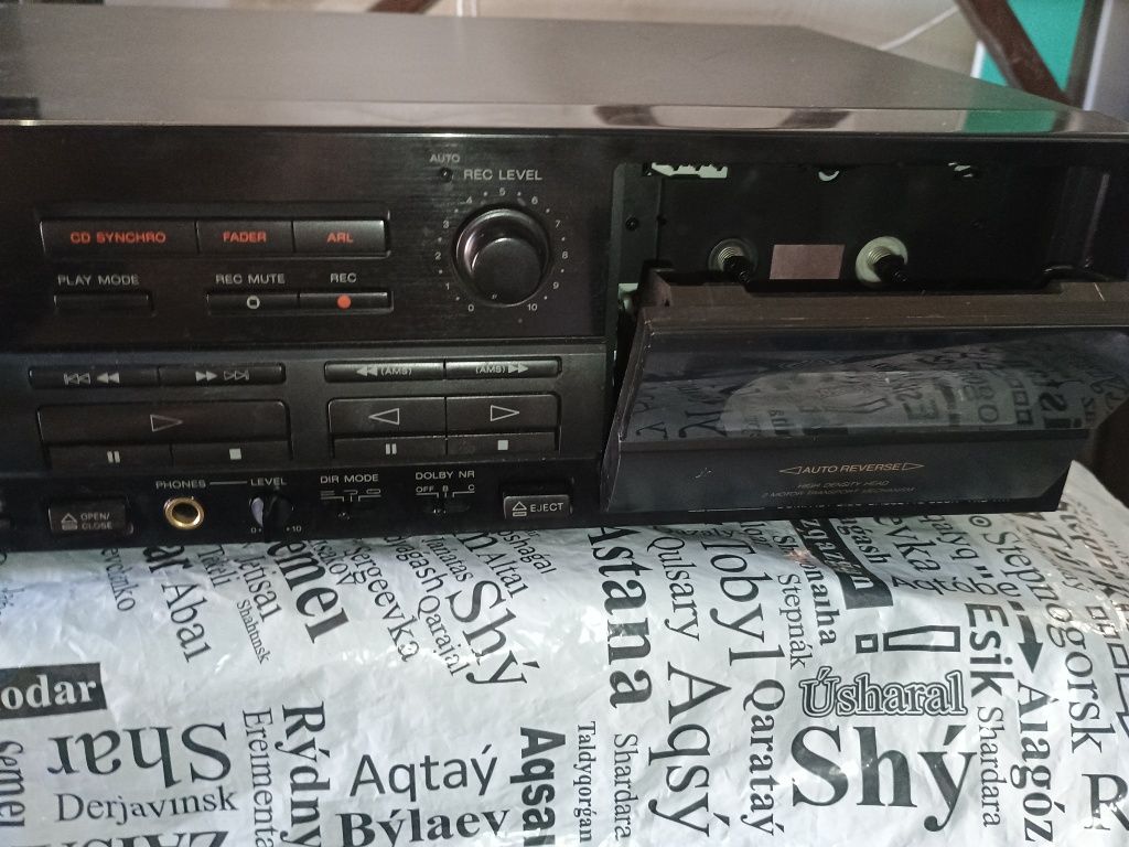 Кассетная дека Sony с CD player.