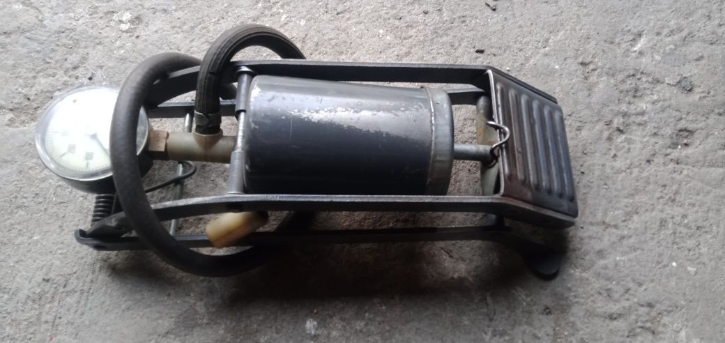 Продам ножной насос
