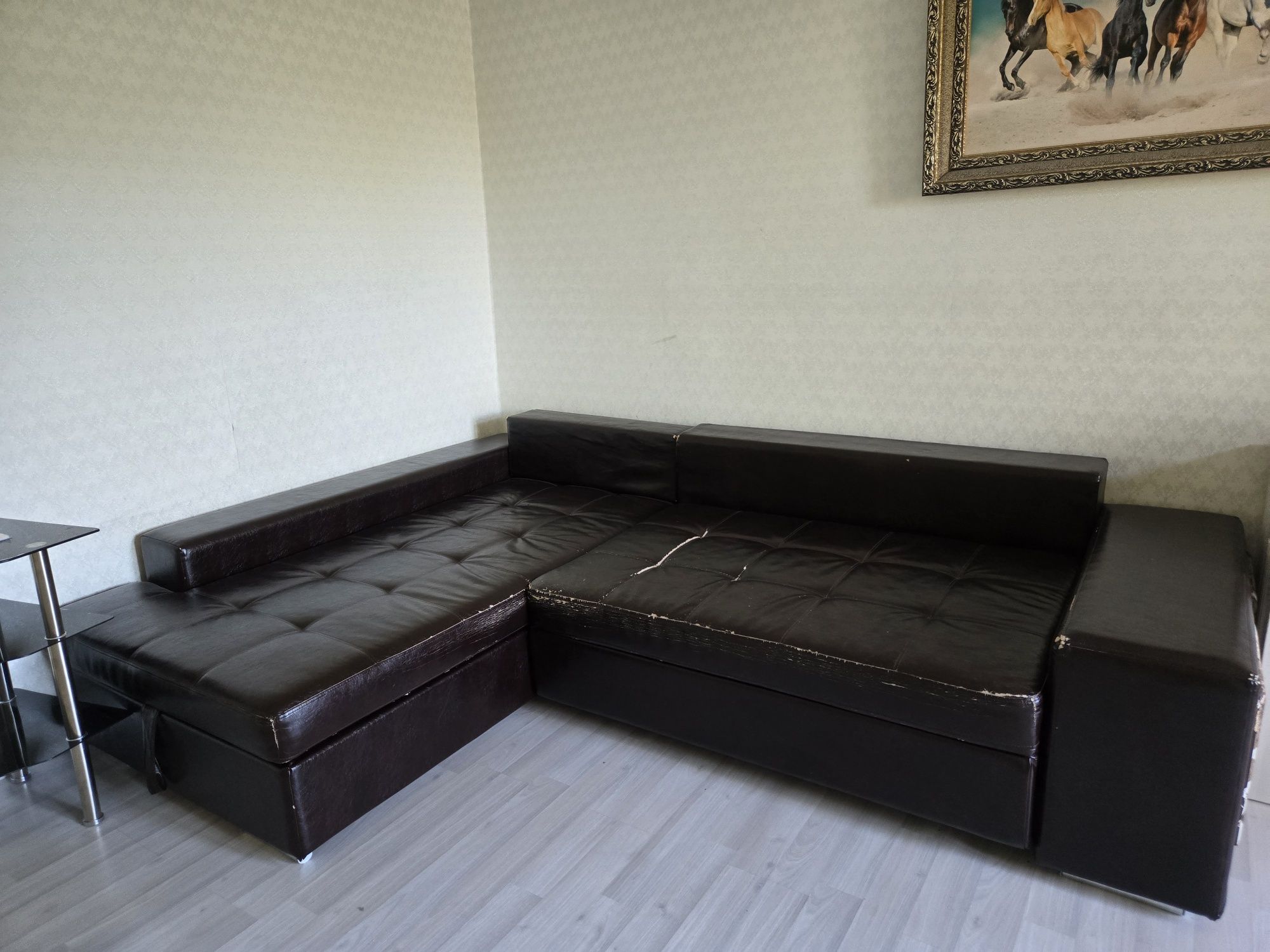Продам б/у диван