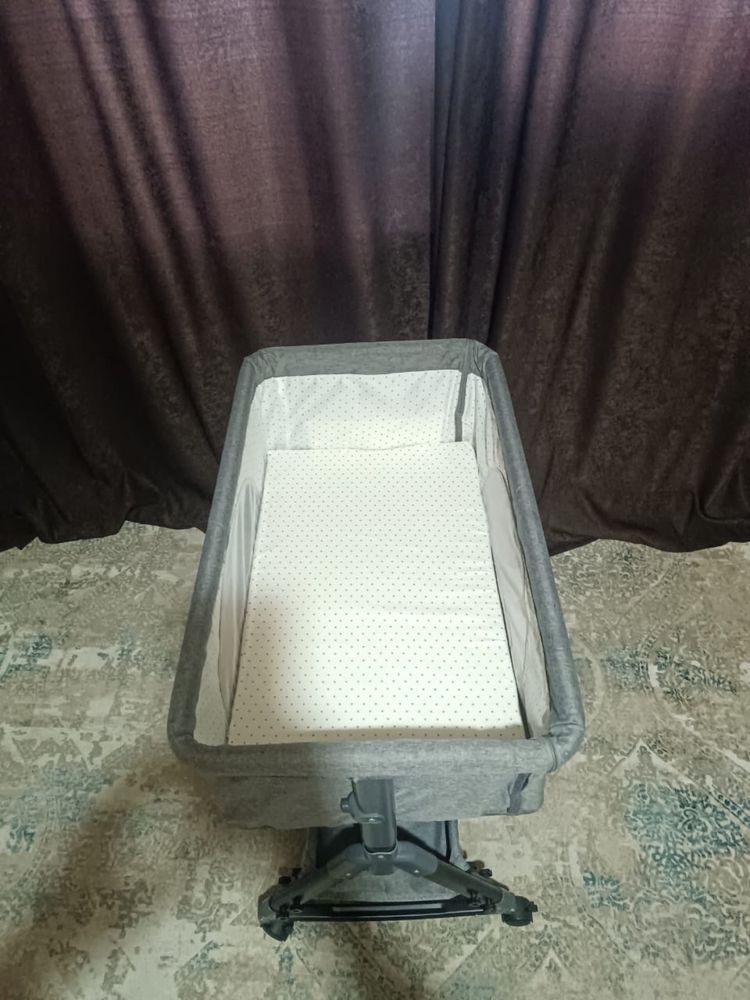 Продам манежку срочно