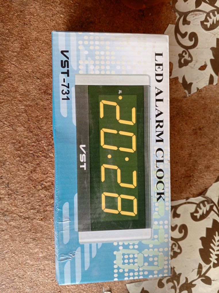 Продам электронные часы