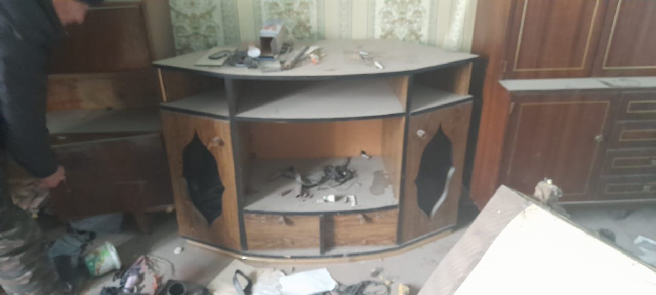 Продам подставку под телевизор и трюмо