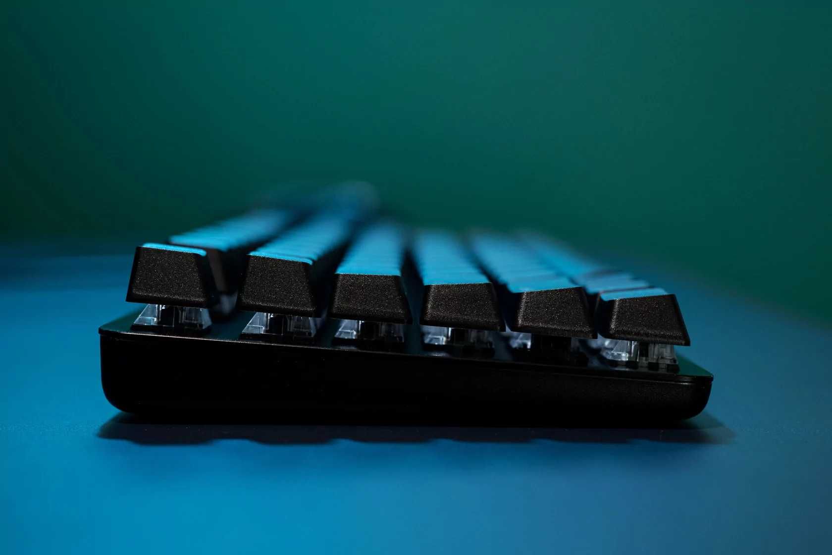 Игровая механическая клавиатура Logitech G413 TKL SE
