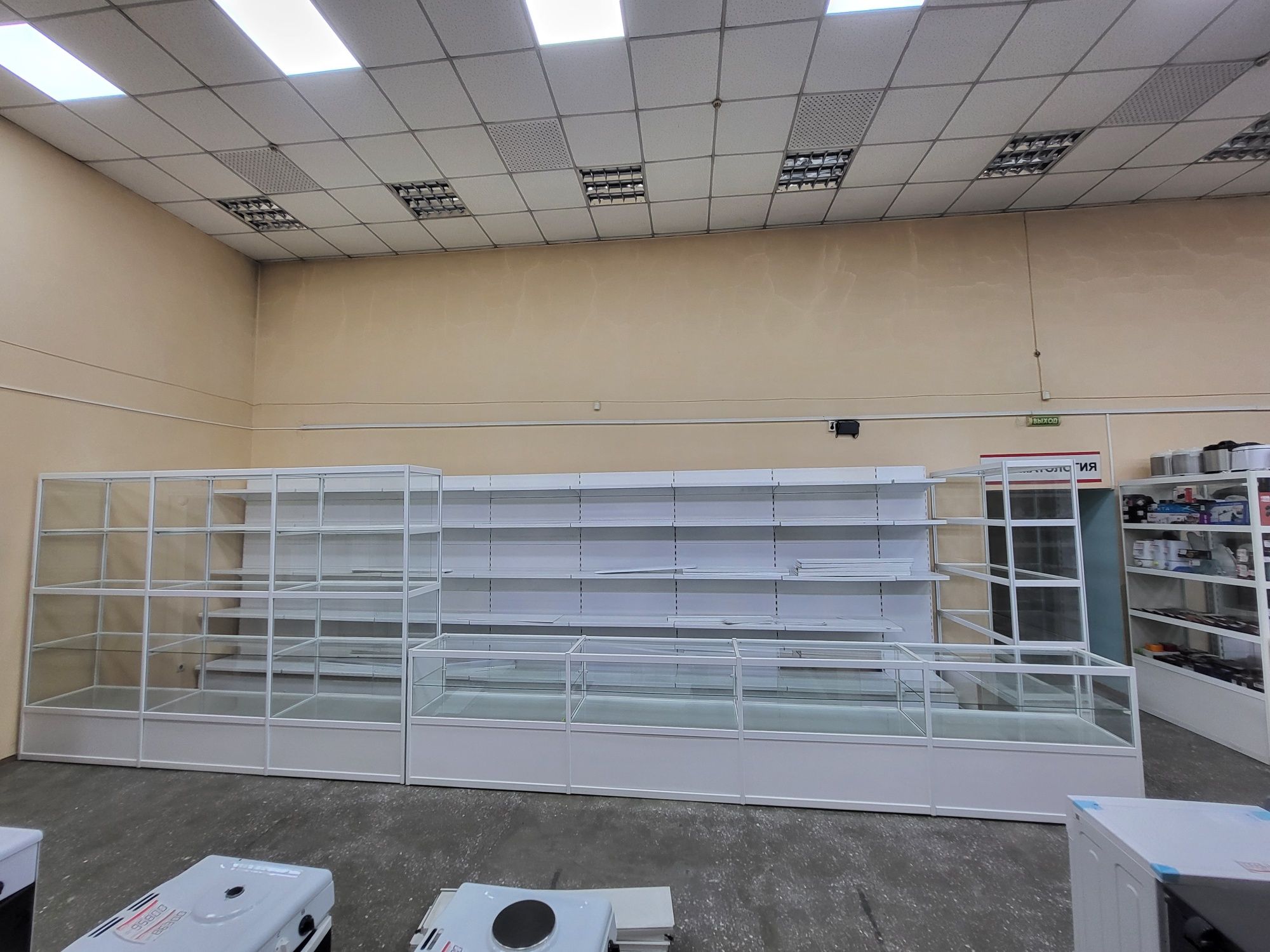Сдам в аренду торговые площади с оборудованием в магазине Оазис.