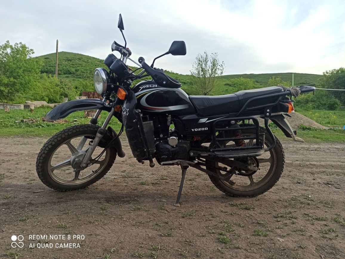 Продаю мотоцикл двести кубов