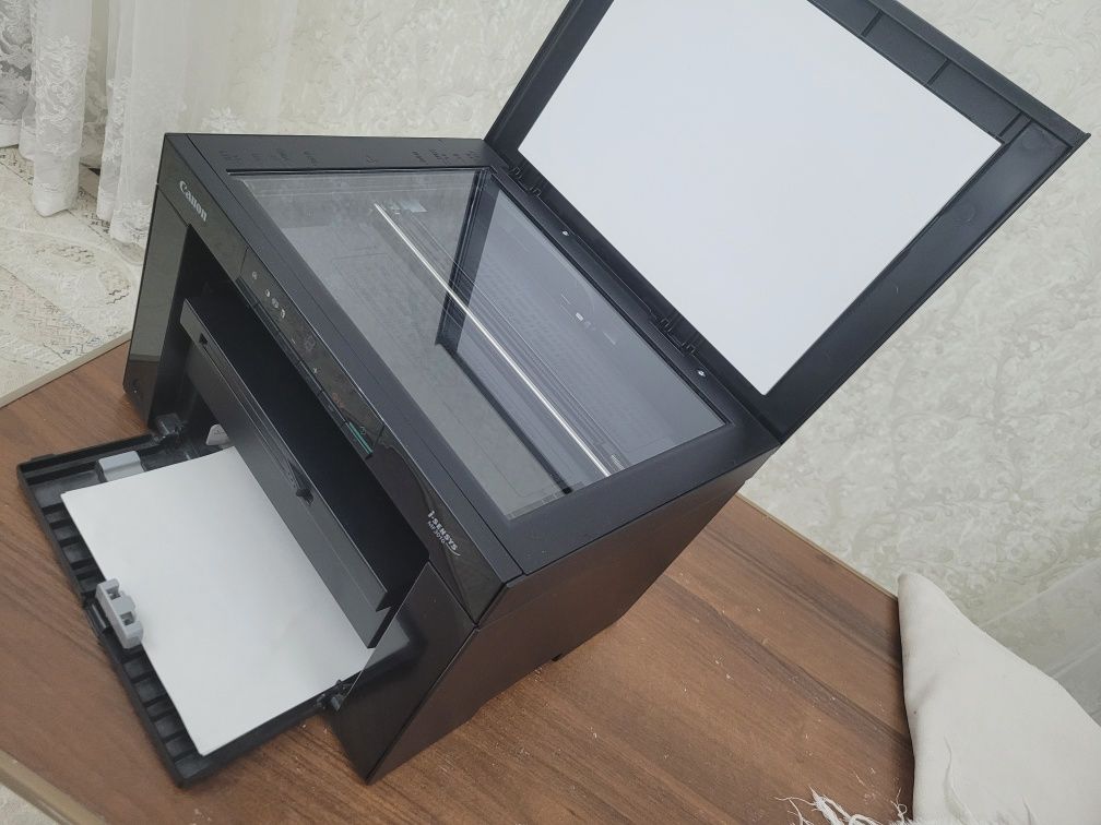 Принтер и сканер от Canon MF 3010