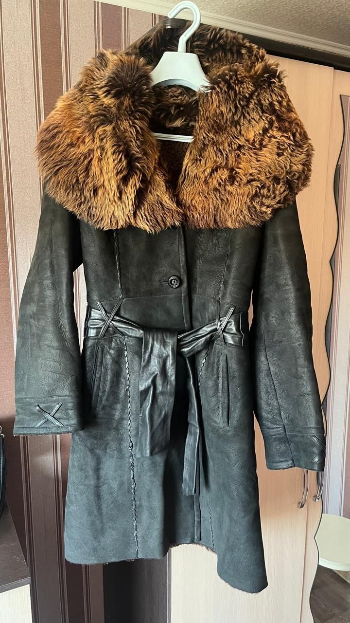 Продам женскую дубленку