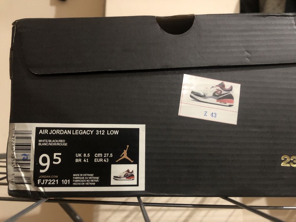 Продается кроссовки air jordan legacy 312