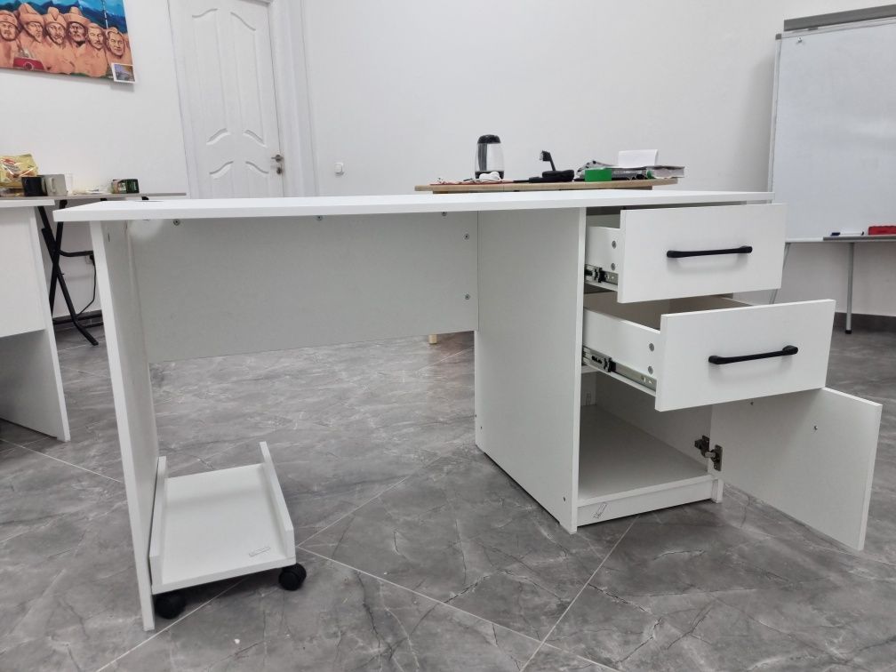 Продаю рабочий стол 140×65 см