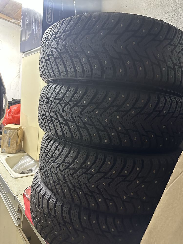 Зимниее шины Nokian Tyres R15