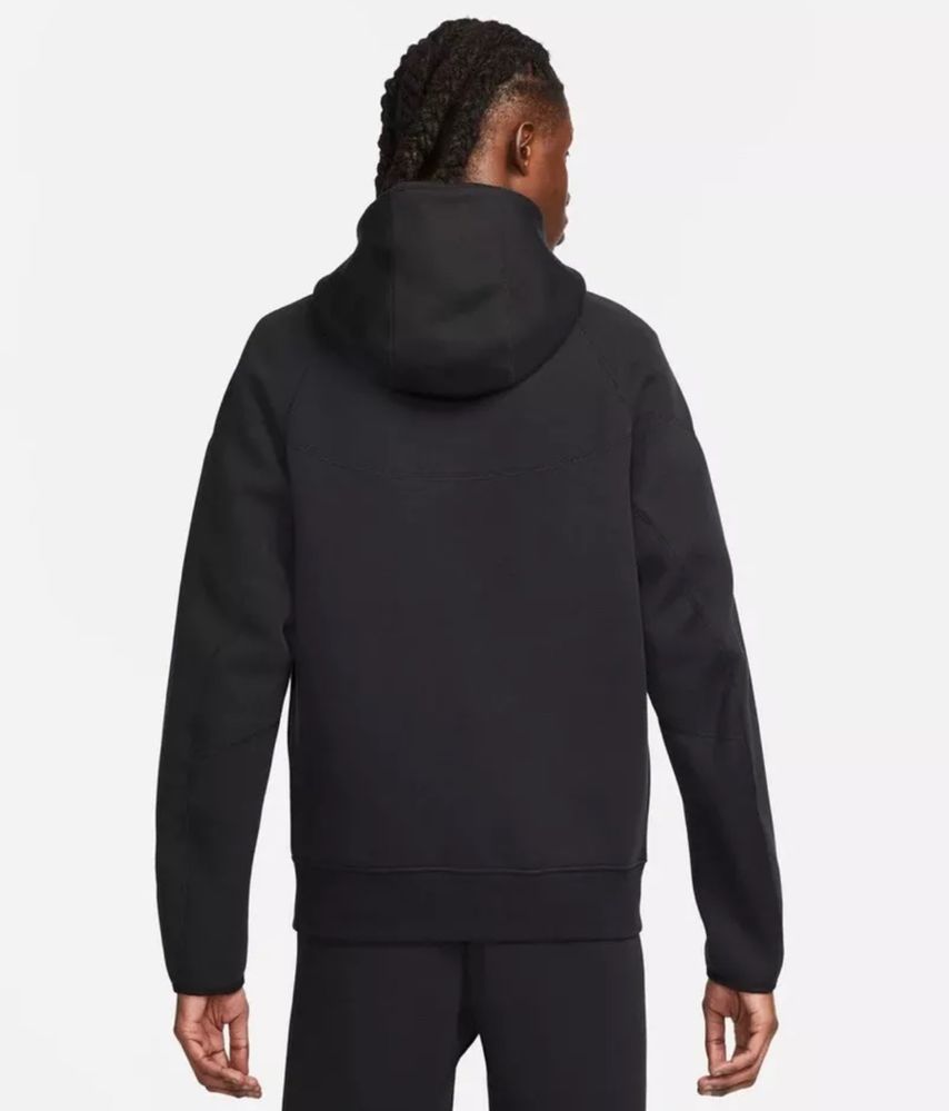Nije Tech Fleece