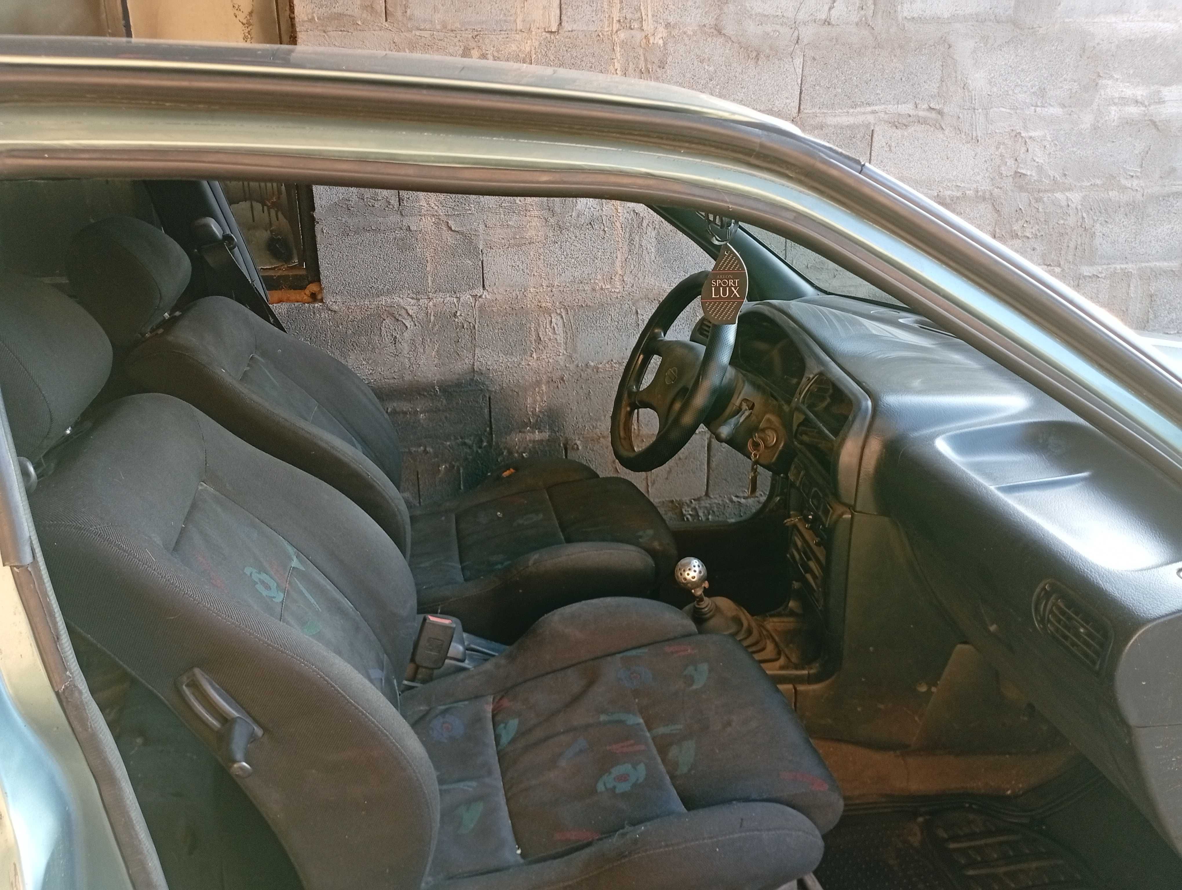 Продам машину Nissan Sunny в разобранном состоянии