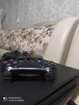 PlayStation 4 2джостика игры есть
